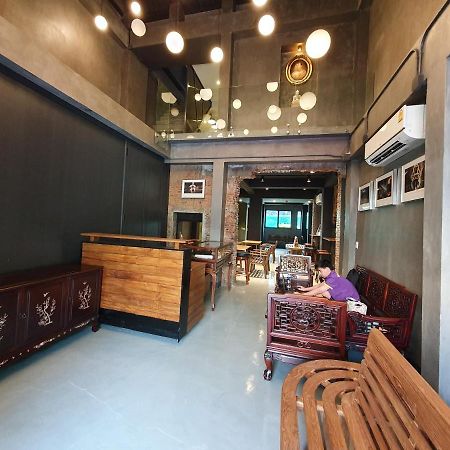 Baan Wualamphong บ้านวัวลำพอง Bangkok Bagian luar foto