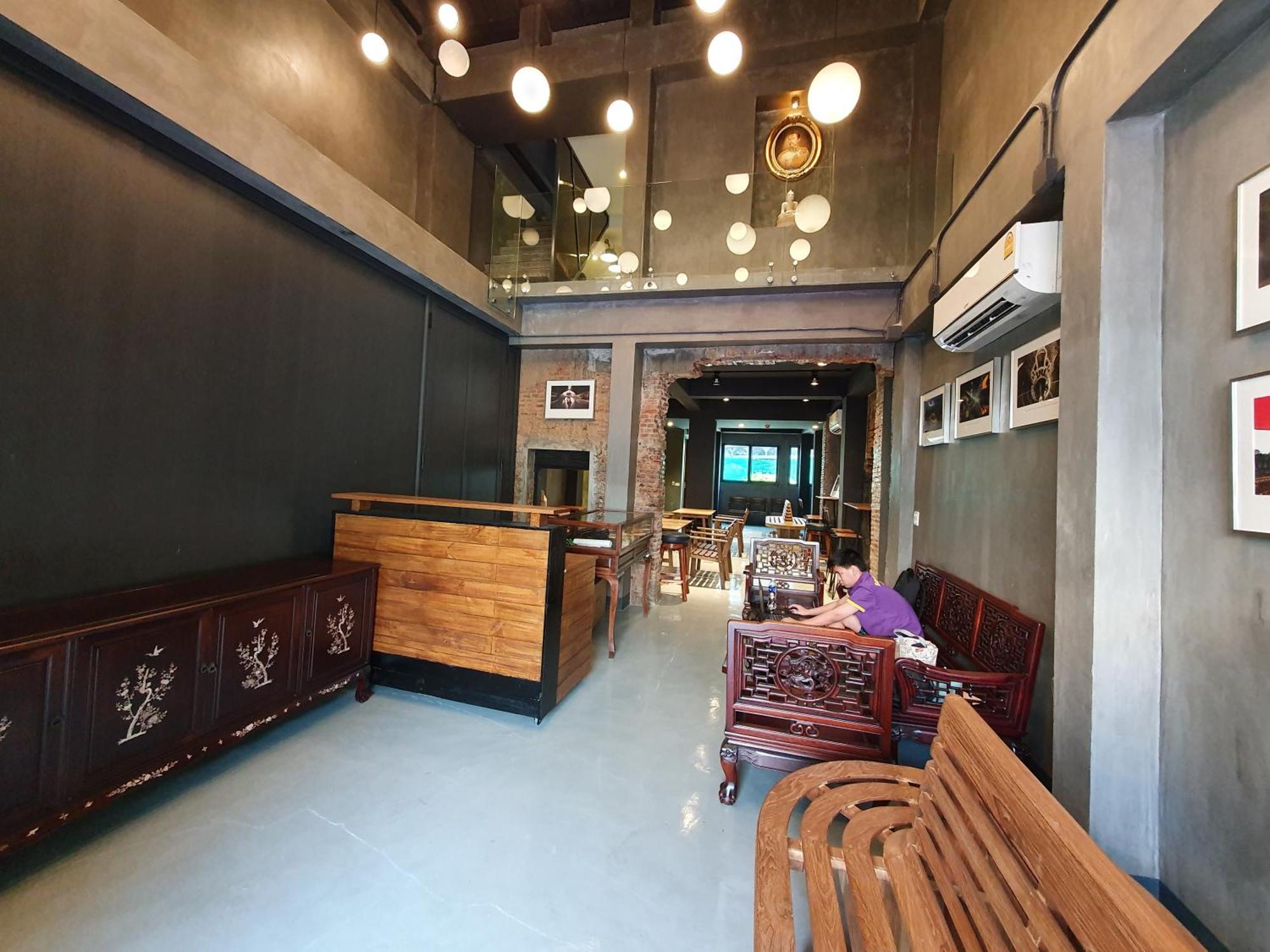 Baan Wualamphong บ้านวัวลำพอง Bangkok Bagian luar foto