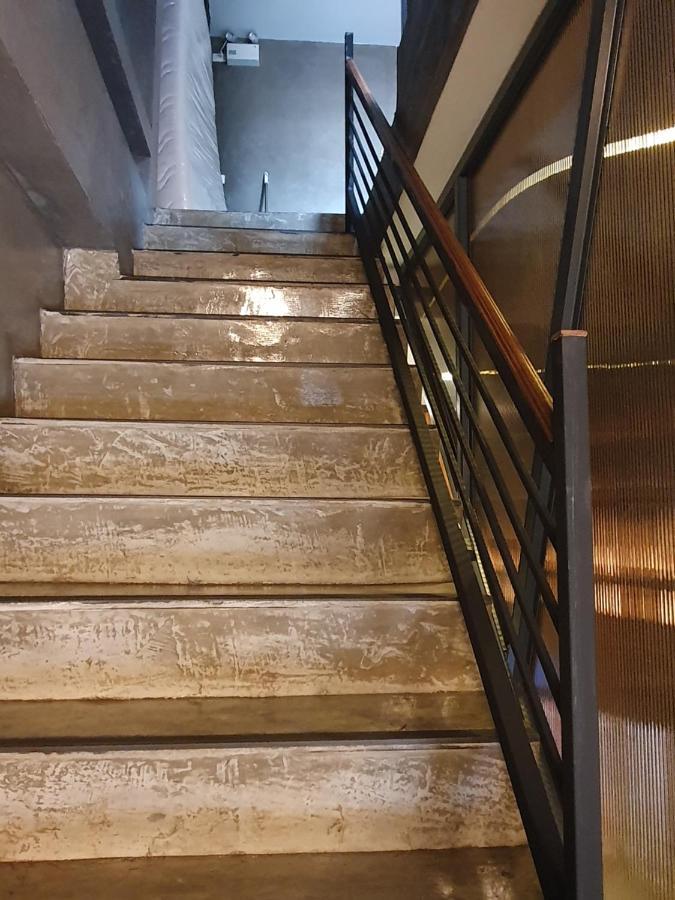 Baan Wualamphong บ้านวัวลำพอง Bangkok Bagian luar foto