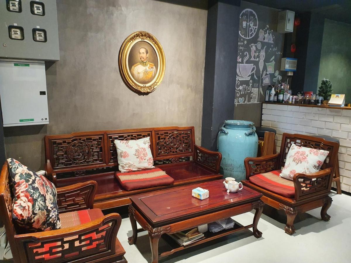 Baan Wualamphong บ้านวัวลำพอง Bangkok Bagian luar foto