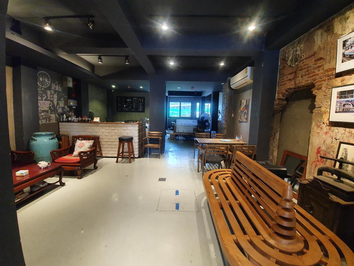 Baan Wualamphong บ้านวัวลำพอง Bangkok Bagian luar foto