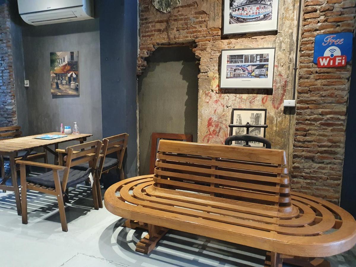 Baan Wualamphong บ้านวัวลำพอง Bangkok Bagian luar foto